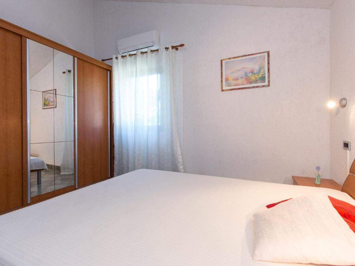 Apartment Starigrad-3 By Interhome Екстериор снимка